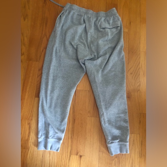 Nike men’s club joggers - Picture 5 of 6